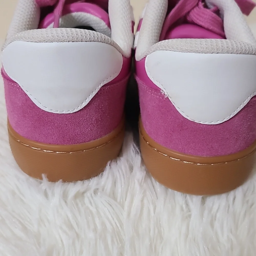 Cat & Jack Girls Pink Sneakers with White Trim - Size 4‎